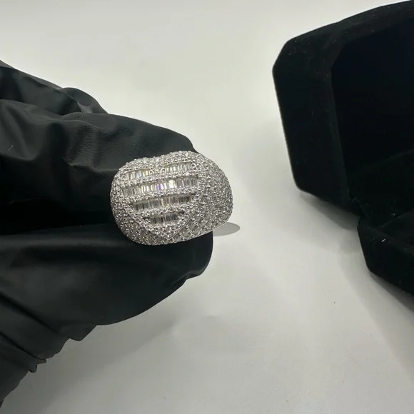 4ct Moissanite Heart Ring - Picture 3 of 16